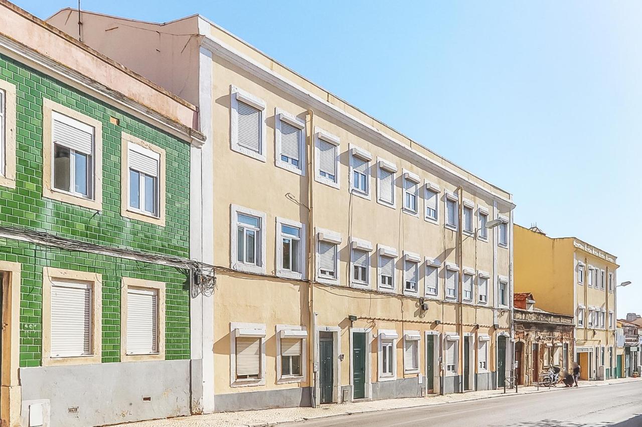Vita Portucale ! Stylish Apartment Campo Ourique Lisbon Exterior photo