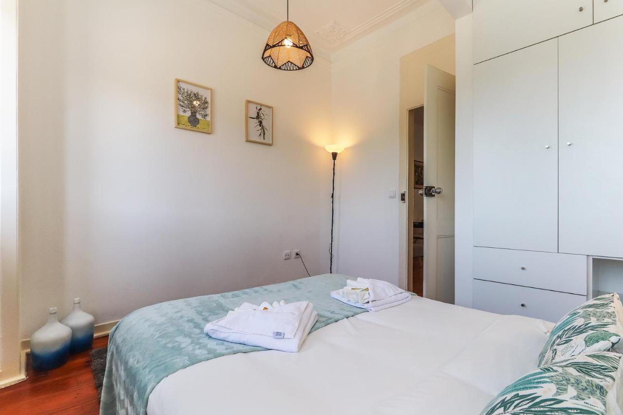 Vita Portucale ! Stylish Apartment Campo Ourique Lisbon Exterior photo